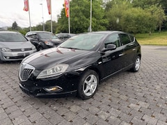Bild des Angebotes Lancia Delta Argento