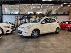 Bild des Angebotes Hyundai i20 UEFA Euro 2012 Edition *2. Hand*Klima*Radio*