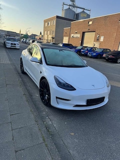 Bild des Angebotes Tesla Model 3 Performance ! WEIẞ/WEIẞ / 37.000km
