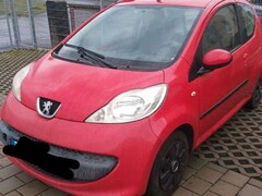 Bild des Angebotes Peugeot 107 107  5-Türer 70 Filou
