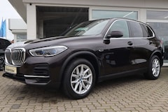Bild des Angebotes BMW X5 xDrive45e Head-Up/DAB/Pano.Dach/Komfortzg