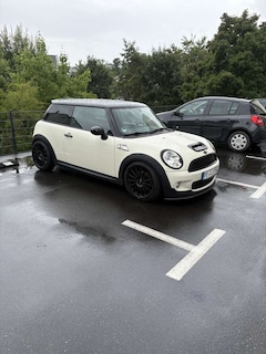 Bild des Angebotes MINI Cooper S Mini Cooper S TÜV 02/27 18 Zoll Carplay