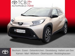 Bild des Angebotes Toyota Aygo X Team D 1.0 SHZ PDC KLIMA BT ZV SERVO AUX