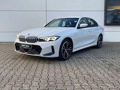 Bild des Angebotes BMW 330 e Limousine M Sportpaket Vorführer-AKTION