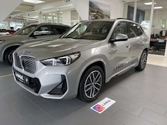 Bild des Angebotes BMW iX1 eDrive20 M Sport AHK Head-Up Komf. DAB LED Park-As