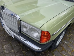 Bild des Angebotes Mercedes-Benz 200 200 E W123