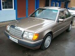 Bild des Angebotes Mercedes-Benz 220 E (124)*Aut*S-Dach*AHK*Oldtimer*H-Kennzeichen