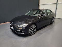 Bild des Angebotes BMW 340 i xDrive Luxury Line *Leder| Navi| Glasdach*