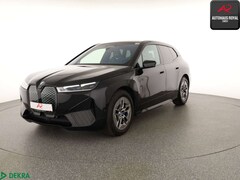 Bild des Angebotes BMW iX iX xDrive40 SPORT LASER,SOFTCLOSE,360GRAD,HEADUP