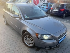Bild des Angebotes Volvo V50 Kombi 1.8 Momentum