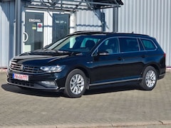 Bild des Angebotes VW Passat 2.0 TDI/R-LINE/NAVI/LED/KAMERA/ACC/AHK