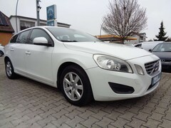 Bild des Angebotes Volvo V60 V60 Diesel D3 Geartronic Momentum