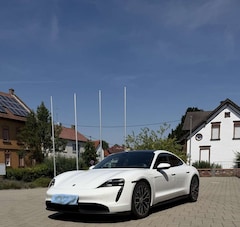 Bild des Angebotes Porsche Taycan Basis