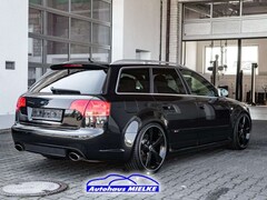 Bild des Angebotes Audi RS4 Avant 4.2 Quattro Schalensitze/Audi Exclusive