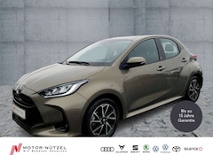 Bild des Angebotes Toyota Yaris 1.5 Hybrid TEAM D LED+NAV+ACC+RFK+MFL+16"