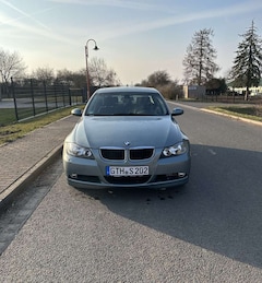 Bild des Angebotes BMW 320 320i
