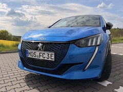 Bild des Angebotes Peugeot e-208 GT-Line / keyless / Navi / Verkehrszeichenerkennung / Sitzheizung/ sehr gepflegt
