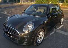 Bild des Angebotes MINI Cooper MINI 5-TÜRER Aut. midnight-black metallic