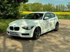 Bild des Angebotes BMW 114 114i   Service NEU / LED ABL / AW Räder NEU