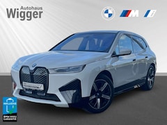 Bild des Angebotes BMW iX 40 Sport xDrive/HUD/AHK/Navi/HarmanKardon