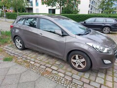 Bild des Angebotes Hyundai i30 i30cw 1.4 Yes! Gold, Navi, Einparkhilfekamera