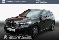 Bild des Angebotes BMW iX1 eDrive20 M Sportpaket Panp* LED* HiFi* AHK*