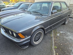 BMW 323