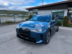 Bild des Angebotes BMW iX 60 xDrive M Sport PRO*PANO*SOFT*HARM*4x KLIMA