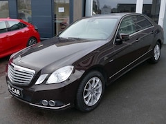 Bild des Angebotes Mercedes-Benz E 300 CDI Limousine Elegance Leder Schiebedach Navi Auto