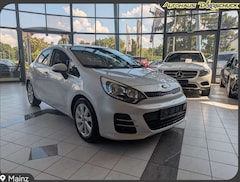 Kia Rio 1.2 Dream Team AHK. SHZ. KLIMA-A. BT