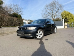 Bild des Angebotes BMW 118 118d Sport*1.Hand*TÜV&ServiceNEU*SHZ*Tempo*SD