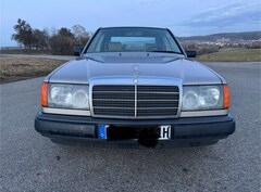Bild des Angebotes Mercedes-Benz 260 W124*Automatik*AHK*Schiebedach*H-Kennzeichen