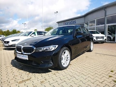 Bild des Angebotes BMW 320 i Lim AUT/NAV/LED/TEMP/Sitzheiz