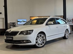 Bild des Angebotes Skoda Superb 3.6 FSI Combi Elegance 4x4 *Navi,AHK,PDC*