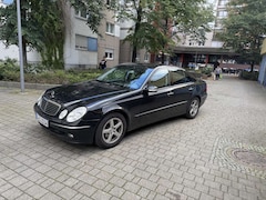 Bild des Angebotes Mercedes-Benz E 240 4Matic Avantgarde
