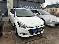 Bild des Angebotes Hyundai i20 1,4 CRDi mit Klima