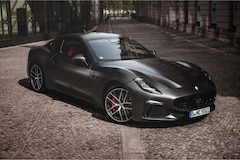 Bild des Angebotes Maserati GranTurismo TROFEO 550PS CARBON - MATT - VOLLAUSTTAUNG