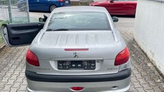 Bild des Angebotes Peugeot 206 Cabrio 2 Türen
