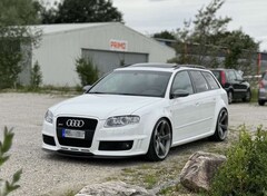 Bild des Angebotes Audi RS4 Avant | Stylepaket White (1 von 141)