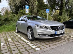 Bild des Angebotes Volvo V60 V60 D6 Plug-In-Hybrid AWD Geartronic Summum