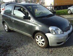 Bild des Angebotes Toyota Yaris 1.0VVti /TÜV 2026/wenig km/ Servo+ZV+FH+Airbags