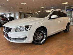 Bild des Angebotes Volvo V60 Kombi Momentum AWD