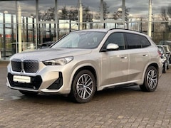 Bild des Angebotes BMW iX1 20 eDrive M Sport / Parking Plus / Head-Up Displ.