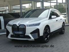 Bild des Angebotes BMW iX xDrive50 Sportpak.AHK°LASER°PANO°22-Massage