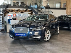 Jaguar XF *Keyless*AHK*BI-XENON*Leder*2-Zonen*