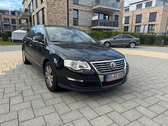 Bild des Angebotes VW Passat 2.0 TDI DPF DSG Individual Limousine Zuverlässig!!