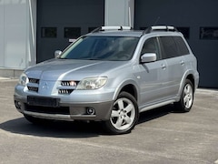 Mitsubishi Outlander 2.4 Intens*Automatik*Klima*4WD*AHK*TÜV