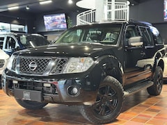 Nissan Pathfinder STIER BUNDESWEHR FELDJÄGER-EDITION 4WD STANDHEIZUN