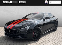 Bild des Angebotes Maserati Ghibli Modena Q4 MJ23 Double Stripes-Rosso Corse