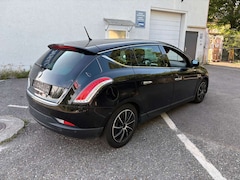 Bild des Angebotes Lancia Delta Oro 1.6 MJT DPF Leder Klima 8 Fachbereift.